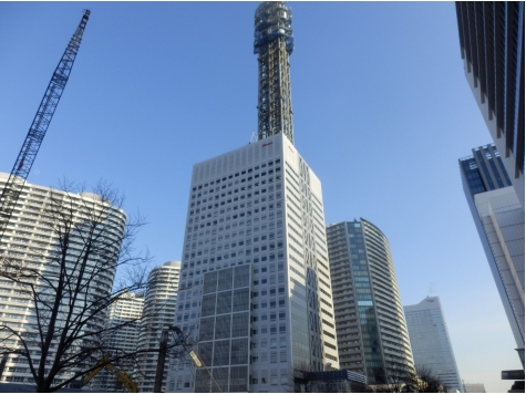 横浜メディアタワー(制震構造実装)