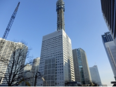 横浜メディアタワー(制震構造実装)