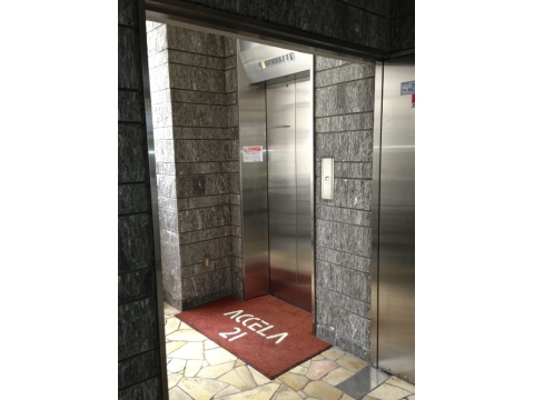アクセラ２１ビル　エレベーター